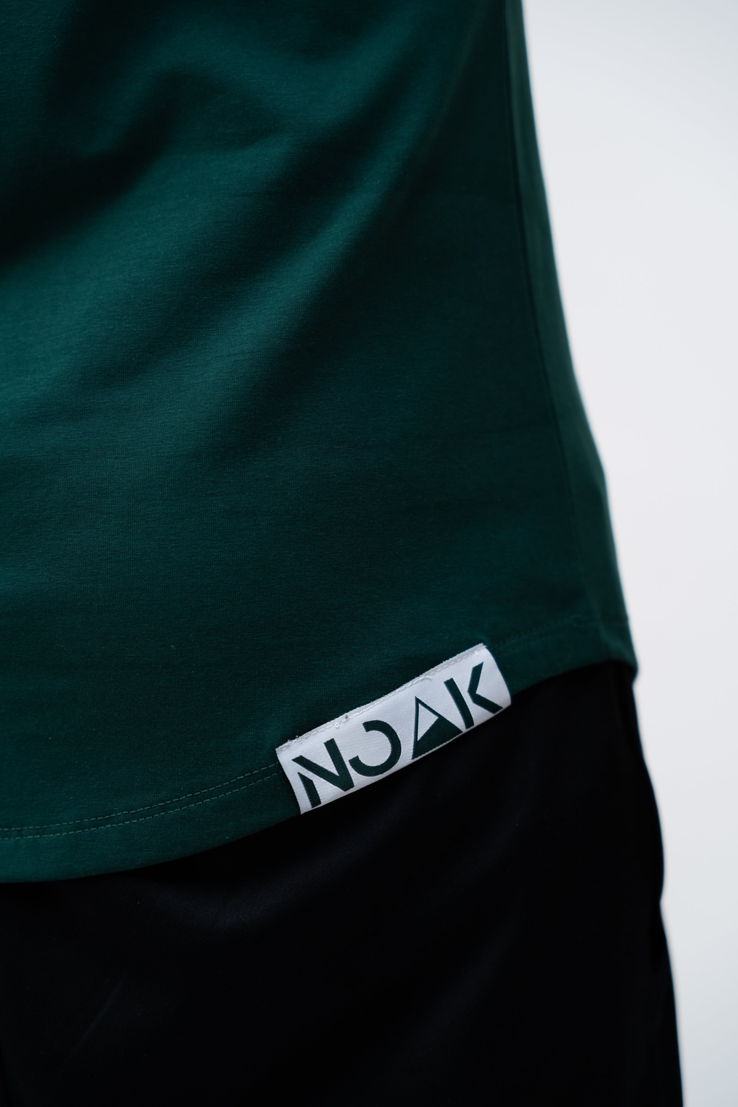 Noak® Essential | Best tanktop for all needs | Designed in Switzerland